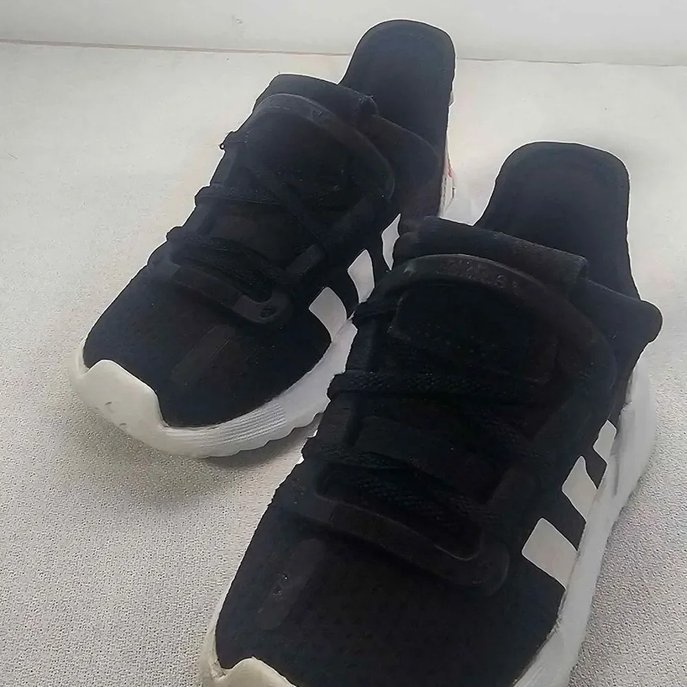Kids Black / White Adidas Shoes - Size 6 Boys